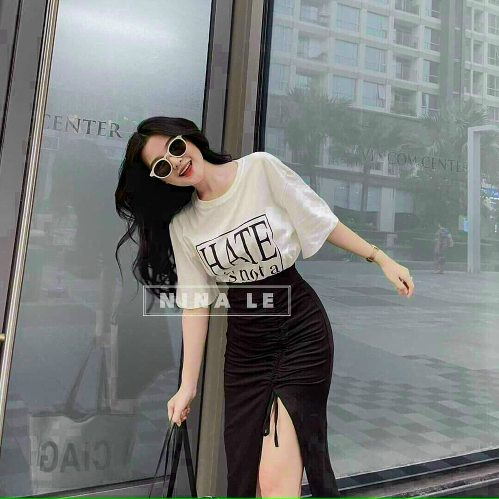 Set đồ nữ chân váy rút và áo trắng ngắn tay in chữ sành điệu