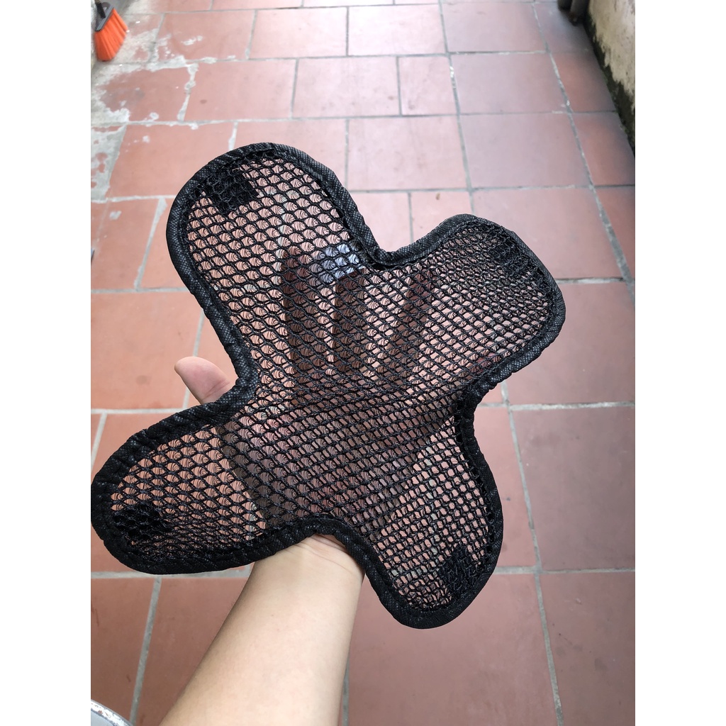 Lót mũ bảo hiểm thông thoáng cho đầu tóc, giặt giũ dễ dàng