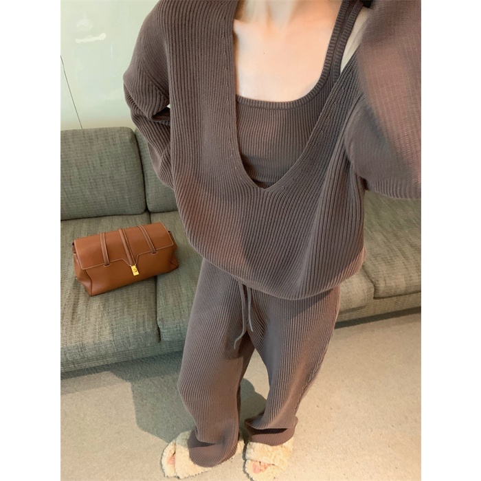 Set quần áo len 3 mảnh