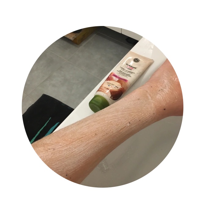 Tẩy da chết toàn thân Yves Rocher chiết xuất bơ hạt mỡ