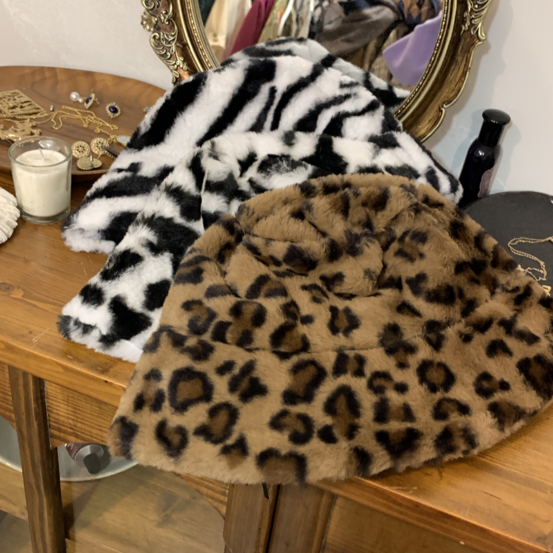 Mũ bucket lông dày dặn in họa tiết da báo/ngựa vằn phong cách mùa đông Hàn Quốc