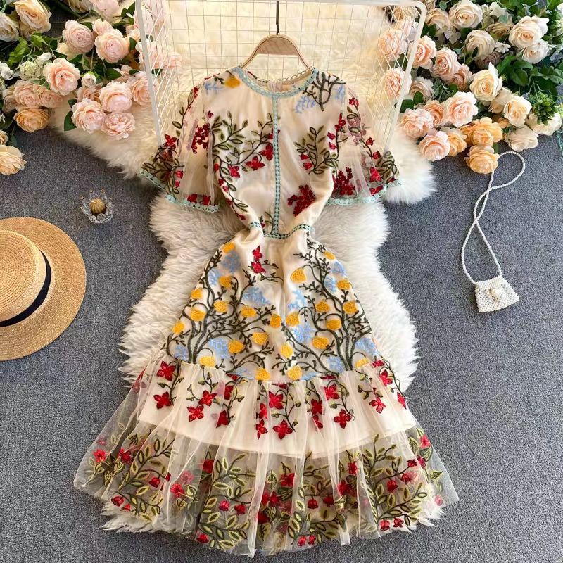 ĐẦM THÊU HOA CÁNH DƠI ĐUÔI CÁ