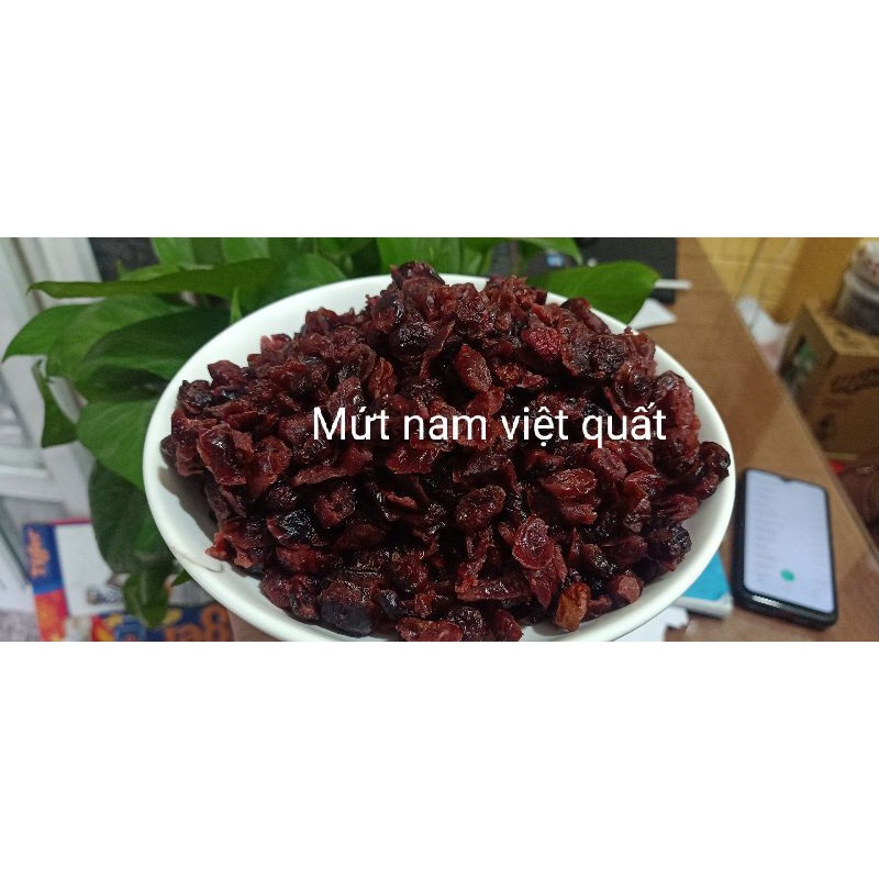 Mứt nam việt quất cắt 1/4 .