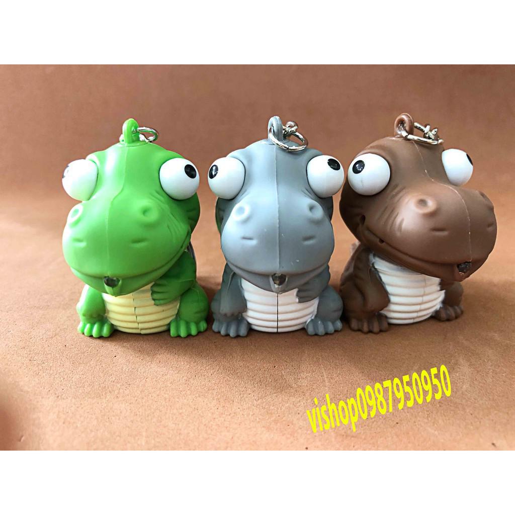 móc khóa phát sáng hình con cá sấu mắt lồi