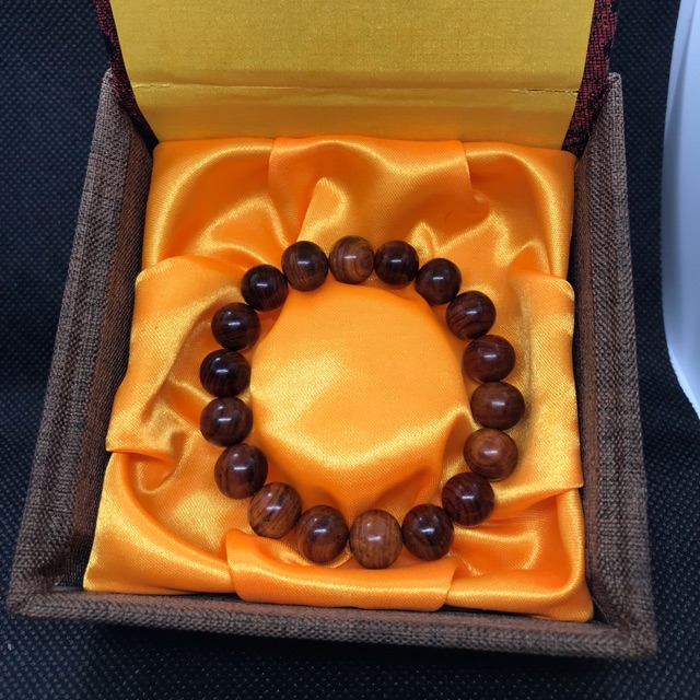 [Sỉ] hộp gấm đựng vòng tay, vòng đá, vòng gỗ, chỉ đỏ 10x10