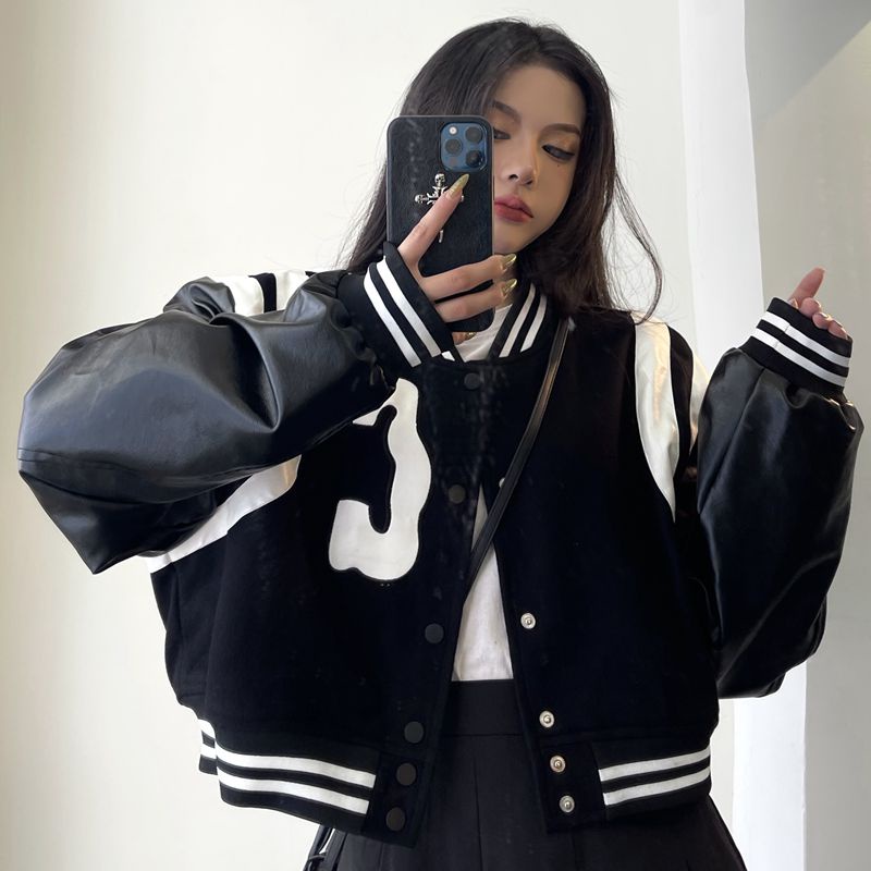 Áo khoác nỉ, áo bomber jacket croptop nữ phối tay da thêu chữ C trắng đen form rộng mùa đông hàn quốc Wikishop C1002
