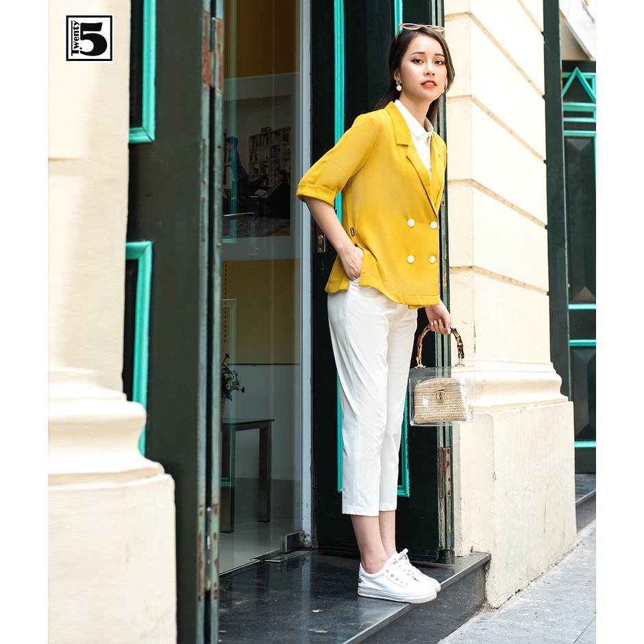 Áo blazer nữ tay ngắn hai hàng cúc xẻ sườn Twentyfive MV4