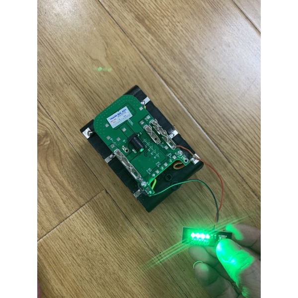 Pin Makita 21V- Lõi VTC4, VTC5,VTC6 + Mạch Araptor hoặc Mạch zin chính hãng Makita xả cao