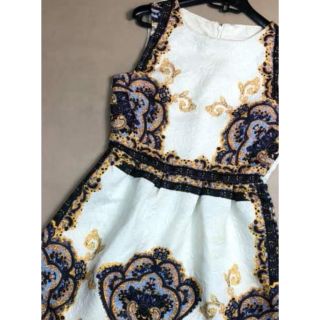 Đầm hoạ tiết