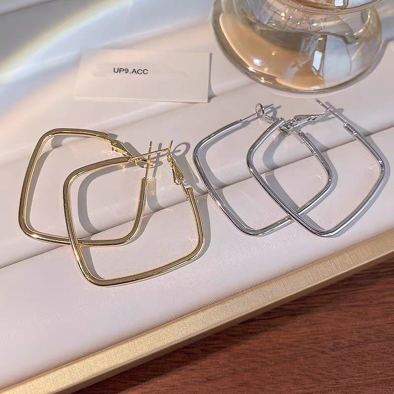 Khuyên vuông ống cá tính KT109