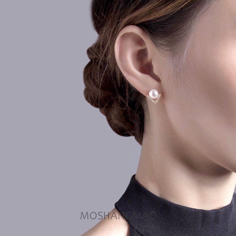 Bông tai hình chữ V đính ngọc trai nhỏ nhắn cho nữ