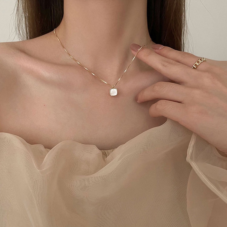 Vòng cổ dây mảnh cách điệu đính đá Blink