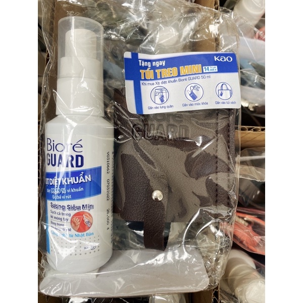 Xịt Diệt Khuẩn Bioré Guard 50ml/chai Tặng Túi Treo Mini Phiên Bản Giới Hạn