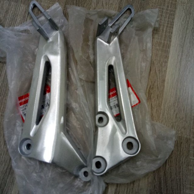 Báng Để Chân Dream Việt Chuẩn Zin [ CHÍNH HÃNG ] -Giá Để Chân Sau Cho Supper Dream Zin Honda Lắp Dream Việt, Super Dream