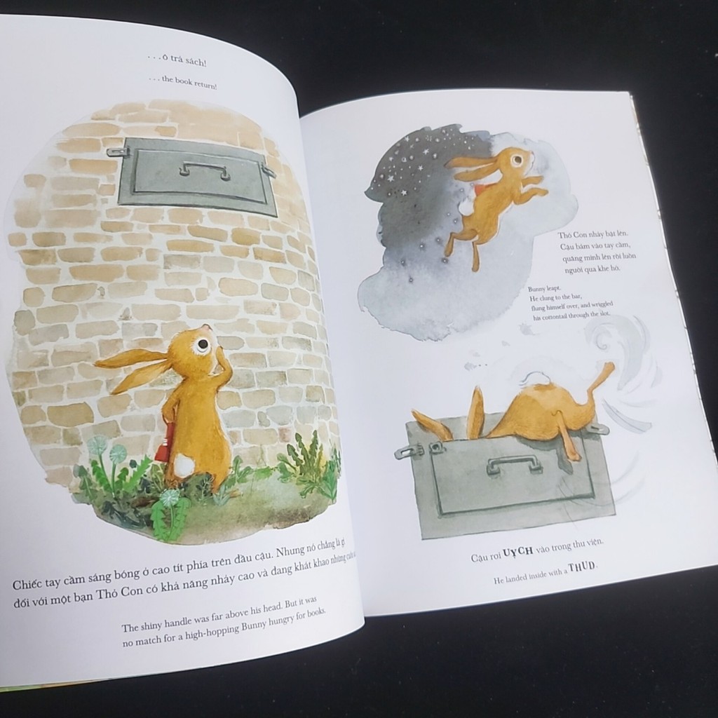 Sách - Picture book song ngữ Câu lạc bộ sách của thỏ con (dành cho bé 3-8 tuổi)