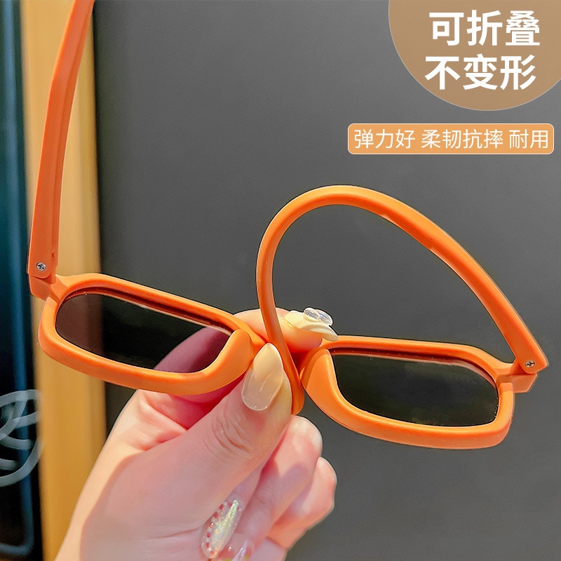 Kính mát trẻ em xu hướng thời trang