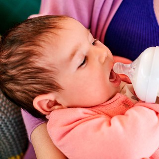 Bình sữa Philips AVENT 60ml - núm 0 cho bé sơ sinh
