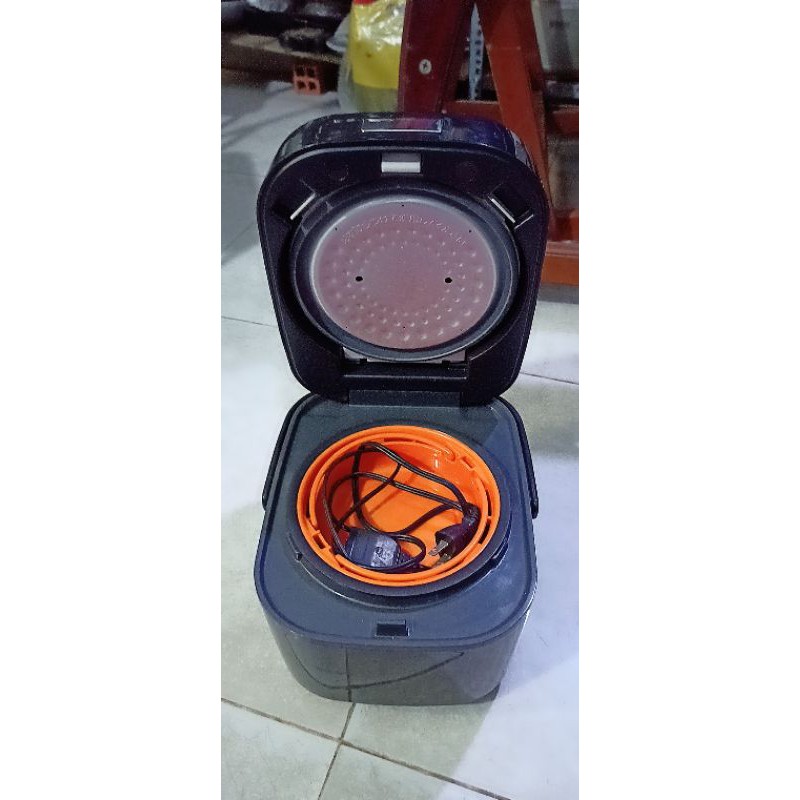 Nồi cơm điện 0,54 lit hiệu Tiger Nhật