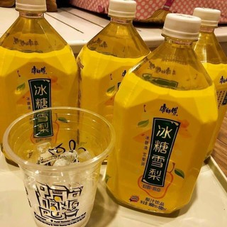 THÙNG 12 CHAI NƯỚC LÊ THẦN THÁNH