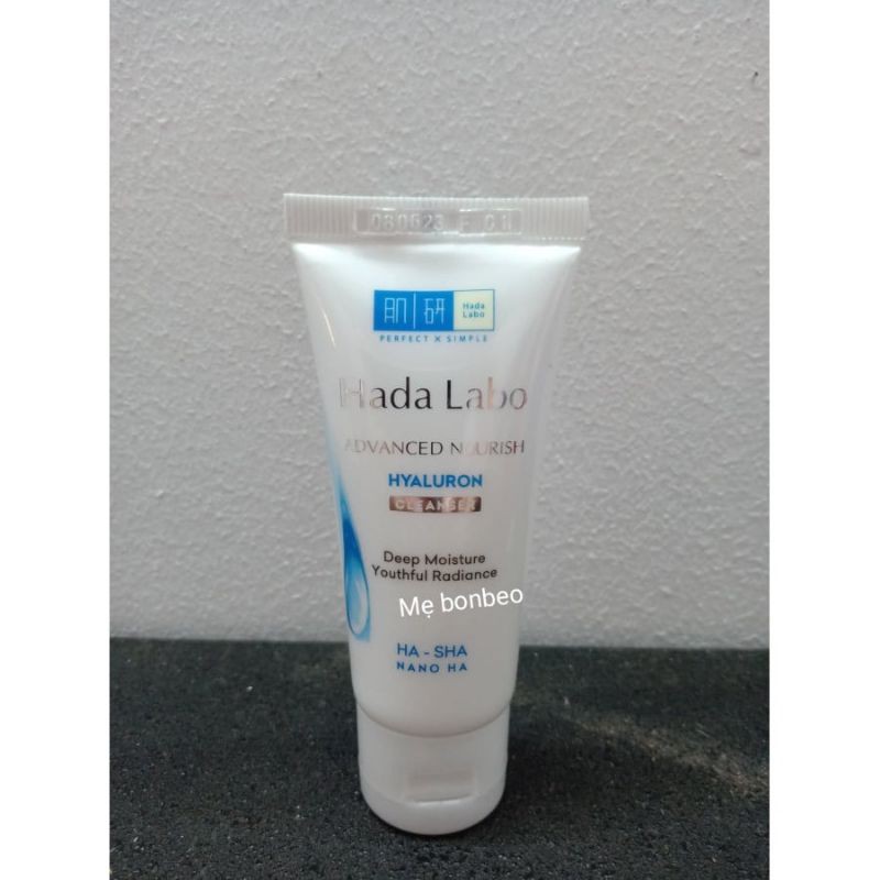 Sữa rửa mặt dưỡng da Hada Labo xanh-trắng
