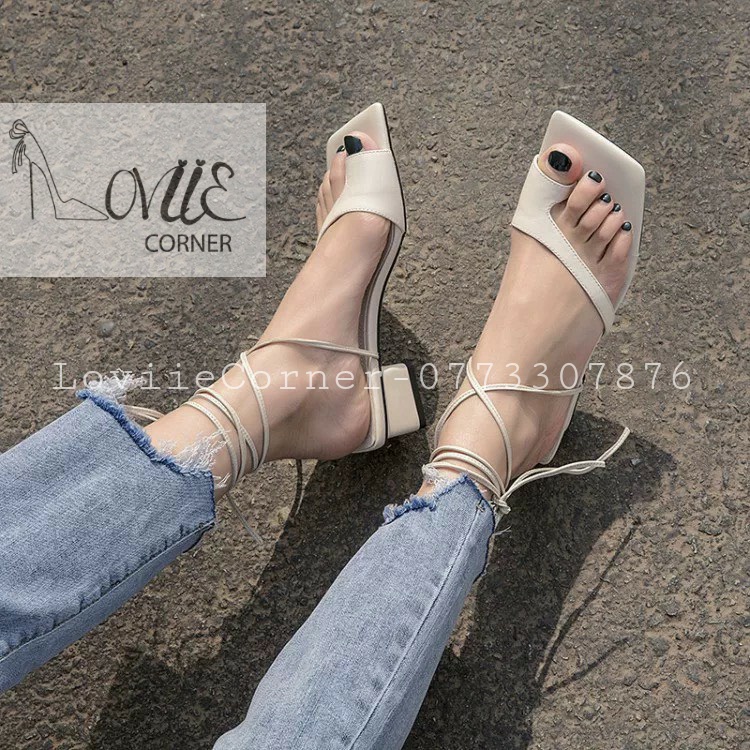 SANDAL NỮ XỎ NGÓN LOVIIECORNER GIÀY SANDAL CAO GÓT ĐẾ VUÔNG 3 PHÂN CỘT DÂY S210703 G220446