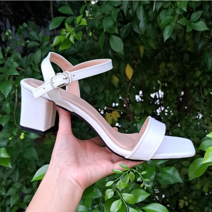 Giày sandal cao gót big size nữ 40 41 42 43 quai ngang thời trang màu đen gót vuông mũi vuông cao 5 phân