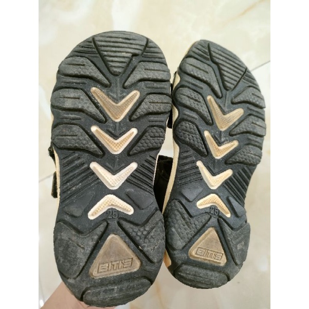 Dép bé trai thanh lý