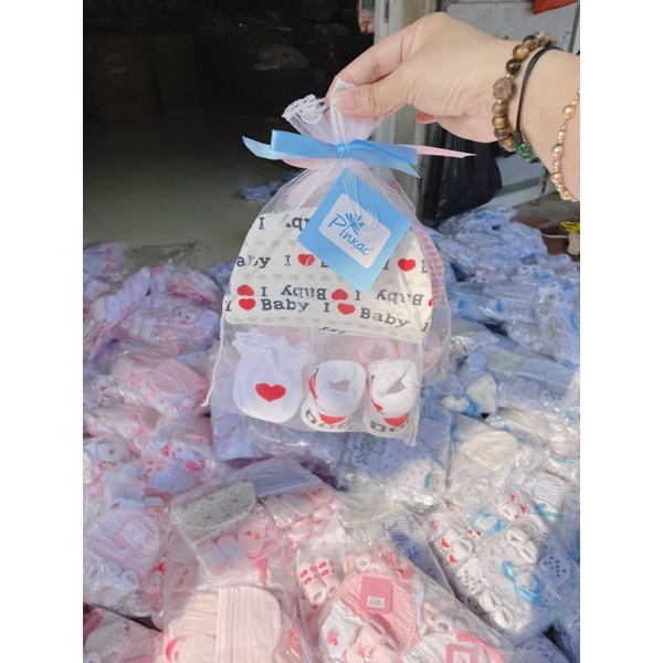 Set mũ, tất chân, bao tay cho baby I LOVE BABY cực dễ thương