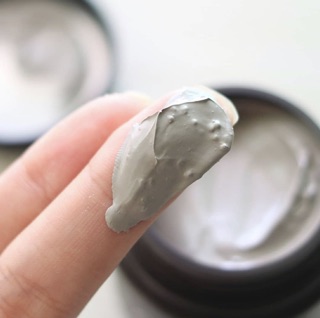 Mặt nạ đất sét tro núi lửa Innisfree Super Volcanic Pore Clay Mask 2X