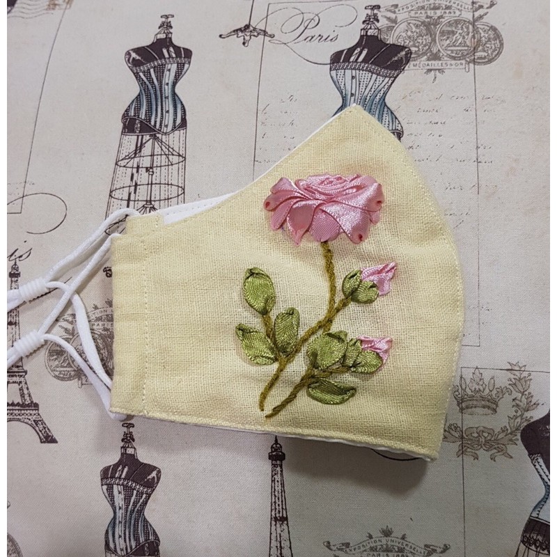 khẩu trang thêu handmade(có nút tăng giảm)