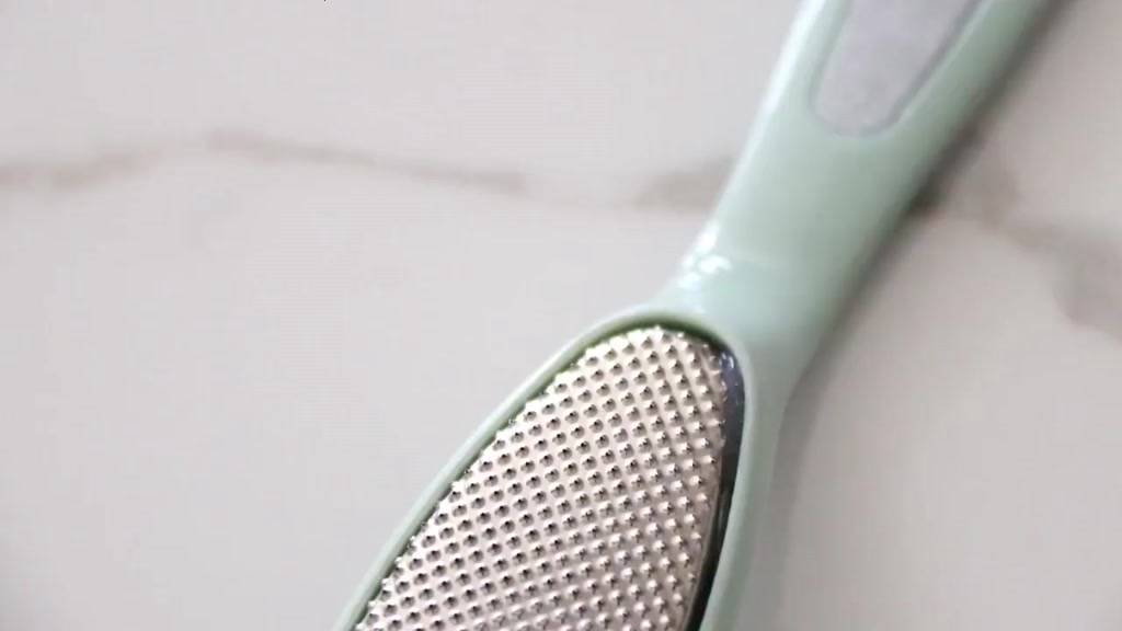 Chà gót chân giá rẻ - Dụng cụ chà gót chân và vết chai sần mặt kim loại (CGKL02) | BigBuy360 - bigbuy360.vn