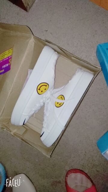 Sục thể thao nữ mặt cười, thêu trắng | BigBuy360 - bigbuy360.vn