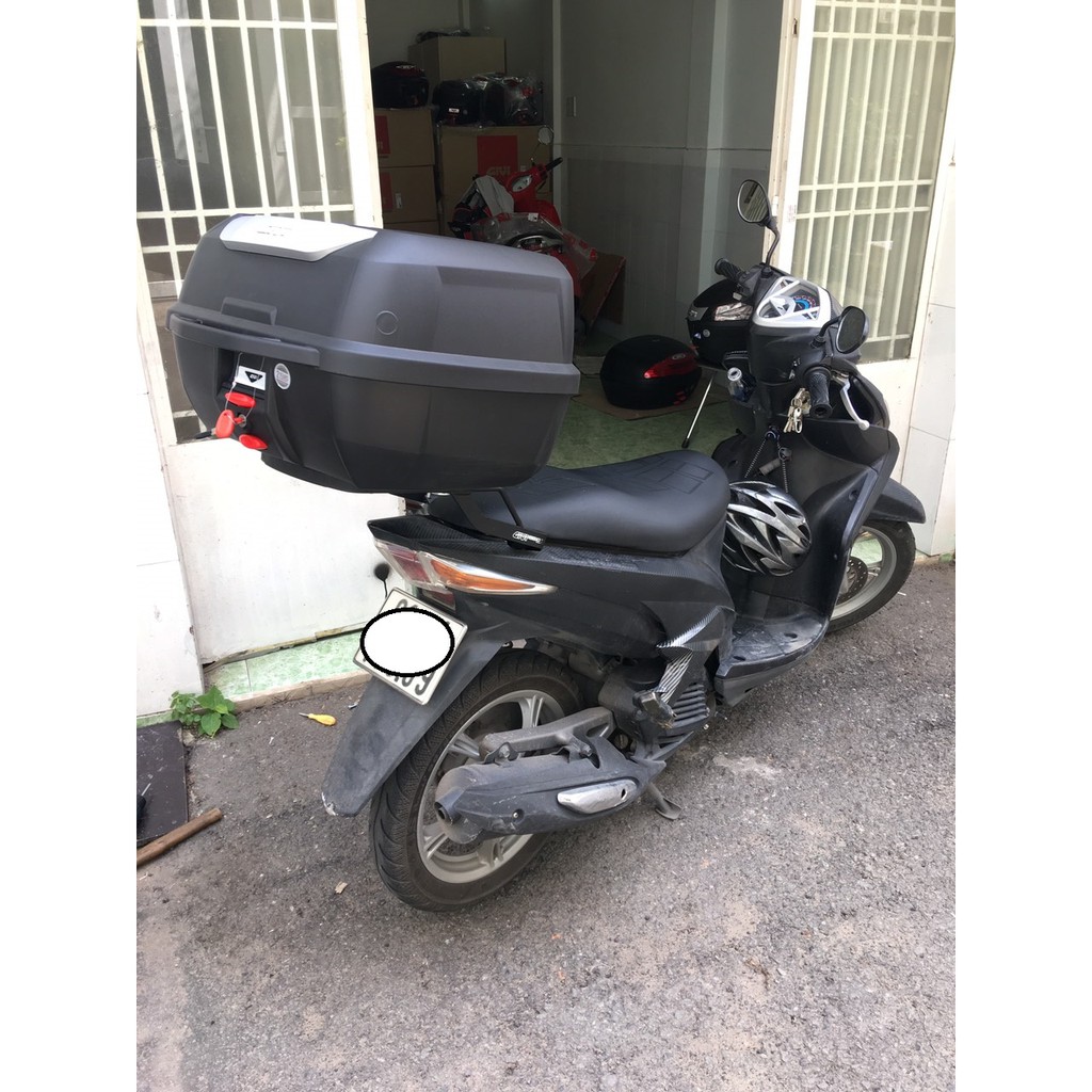 Combo lắp đặt cho Luvias gồm thùng sau givi E43NTL siêu to và baga cho Luvias