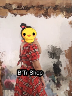 Váy caro hở lưng