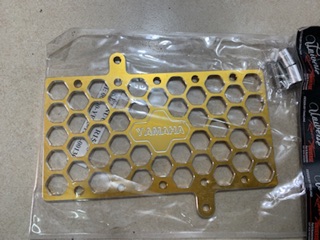 KÉT NƯỚC XE MT15