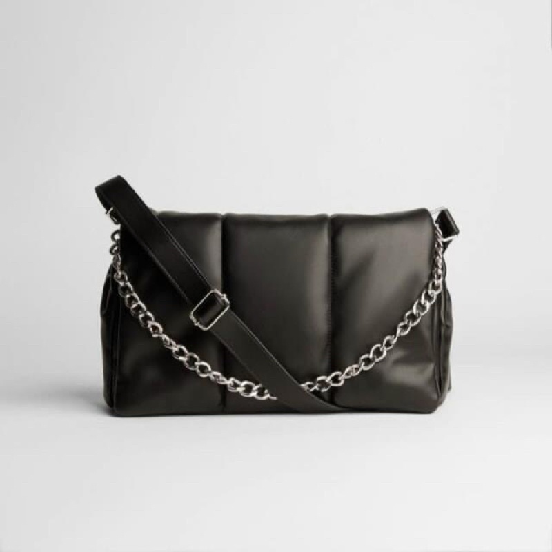 TNS - Túi đeo vai chữ nhật da mềm chần bông siêu trendy Berksha Shoulder Bag-màu đen classic