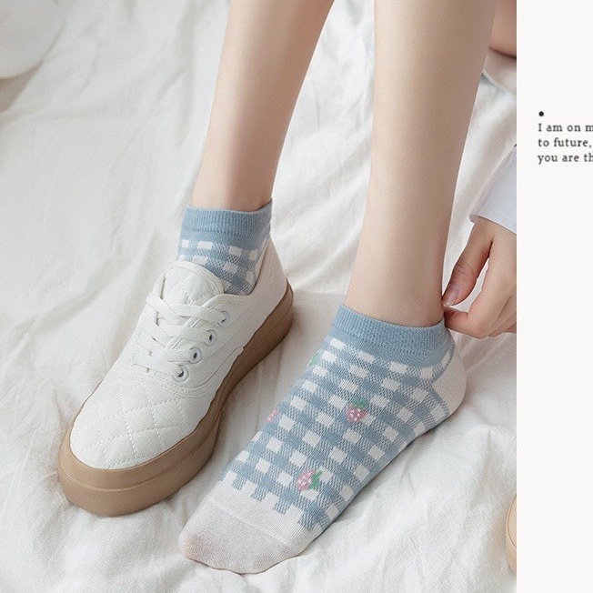 Combo 10 tất cổ ngắn cotton tông xanh phối họa tiết dâu dễ thương phong cách Hàn Quốc