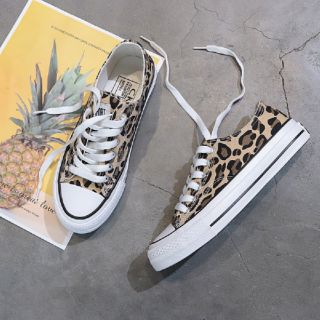 Giày thể thao buộc dây nữ da báo