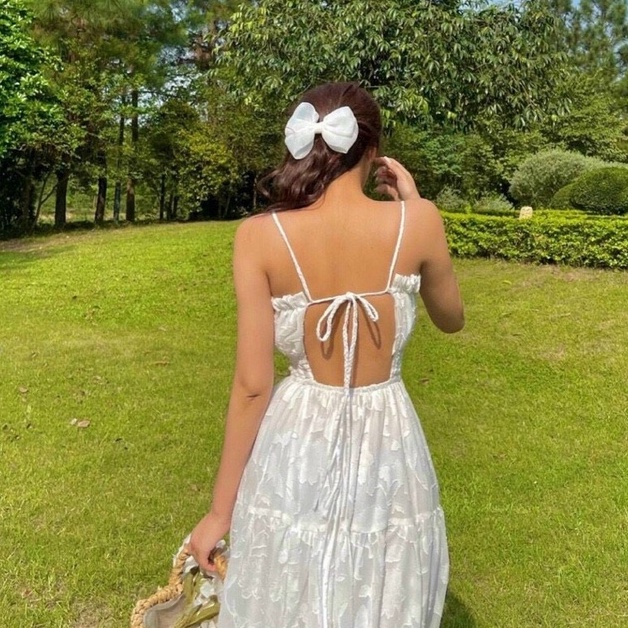 Đầm Maxi Hai Dây Trắng Khoe Lưng Trần Dáng Dài | BigBuy360 - bigbuy360.vn