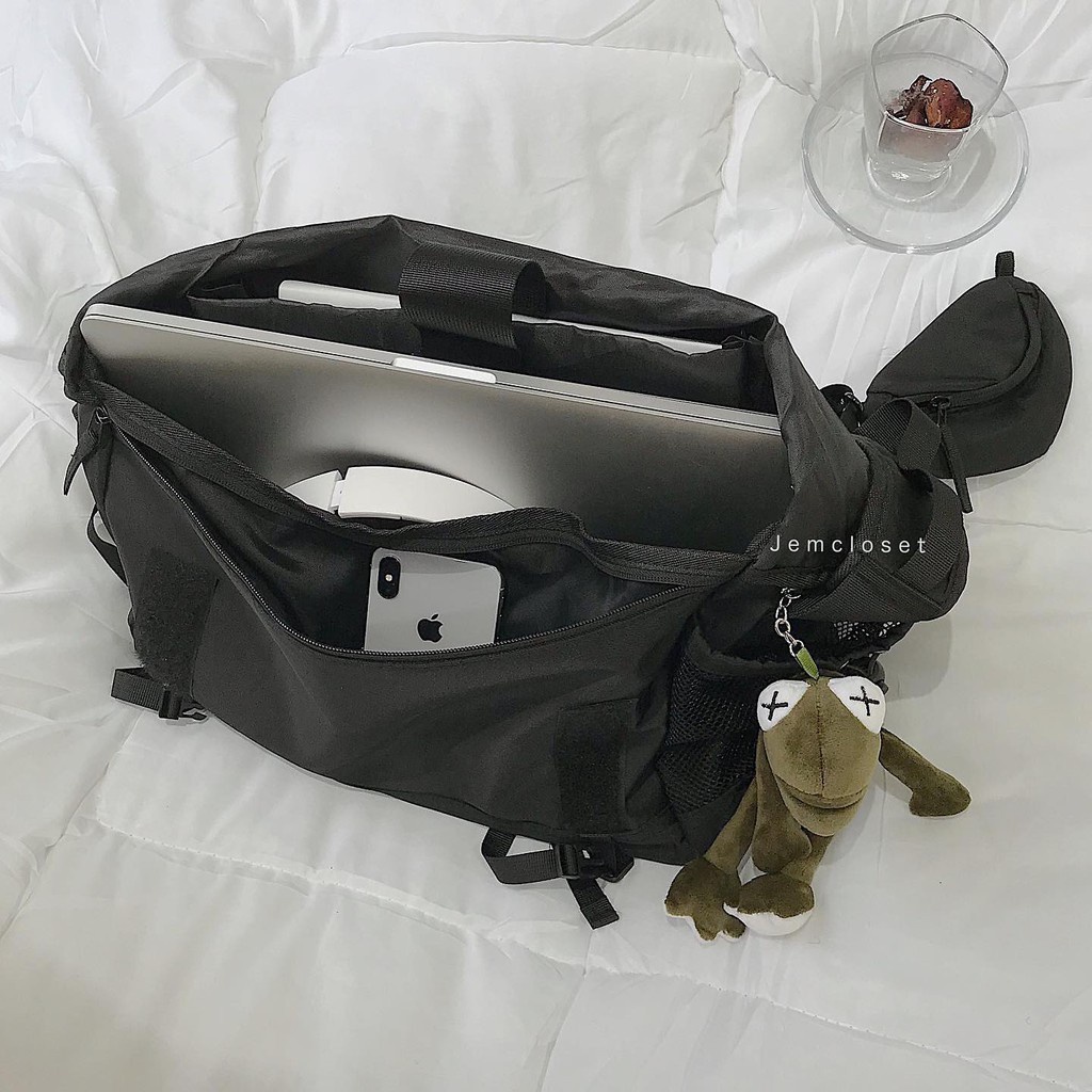 Túi Đeo Chéo Chất Dù Thời Trang Dày Dặn Form Rộng Thoải Mái C H U - 6477  ( Gous official)