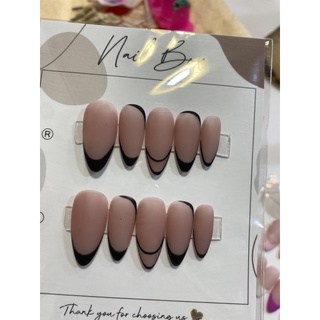 Nails box móng úp thiết kế sơn thạch kẻ viền đen
