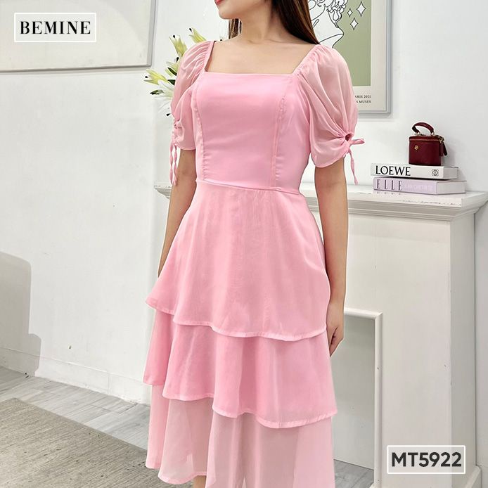 Đầm cổ vuông tùng xếp tầng BEMINE MT5922