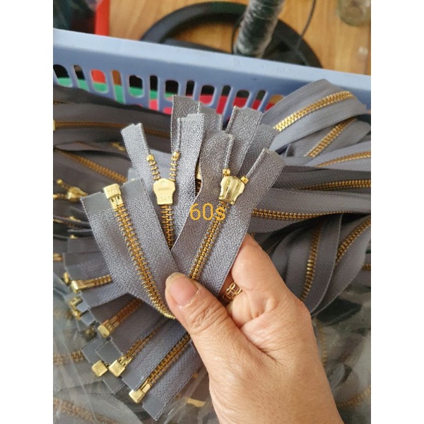 Dây kéo kim loại ykk răng 5  dài 60cm