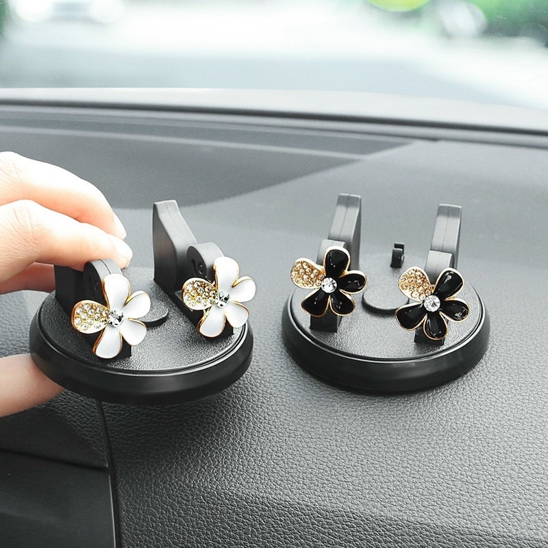 Giá Đỡ Điện Thoại xoay 360 độ Đính Đá Hoa Trà - Gấu Bearik-kiêm bảng ghi số điện thoại cao cấp để taplo ô tô