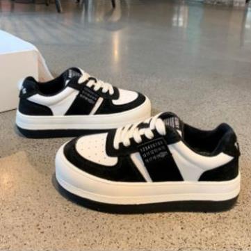 Giày thể thao sneaker đế bánh mì mũi tròn màu đen phong cách Hàn Quốc dành cho nữ