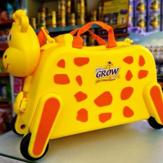 Vali grow cho bé, máy xay, xuc xắc