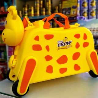 Vali grow cho bé, máy xay, xuc xắc