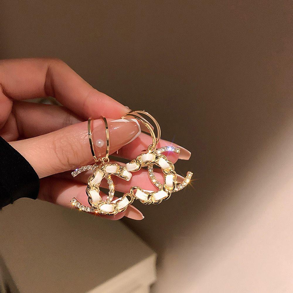 Khuyên Tai Dáng Dài Bằng Da In Chữ C Thời Trang Cho Nữ