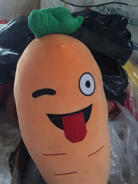 Cà rốt nhồi bông mặt cười cao50cm