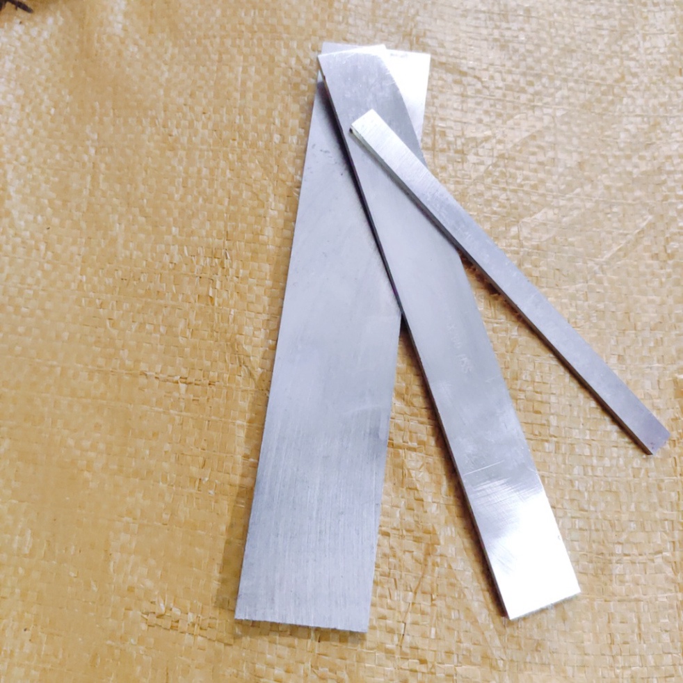 Dao thép gió HSS 4x25x200mm, giá 1 cái